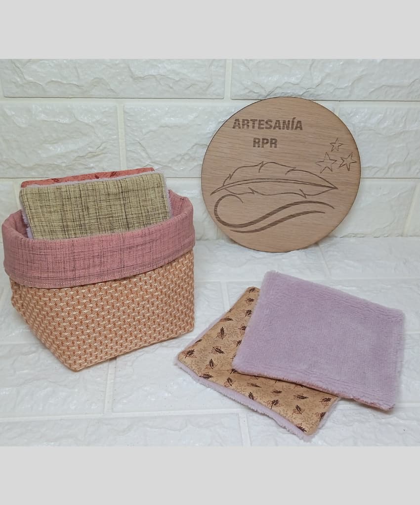 cesta toallitas desmaquillantes rosa