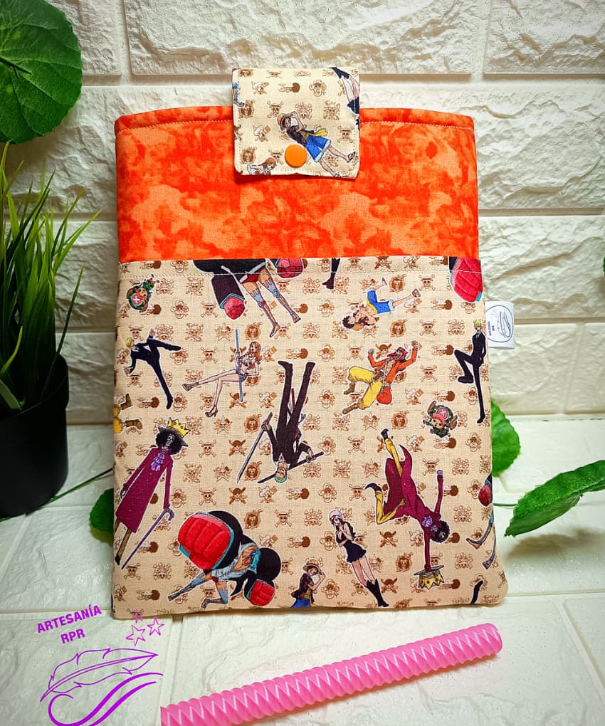 Funda libro One Piece hecha a mano